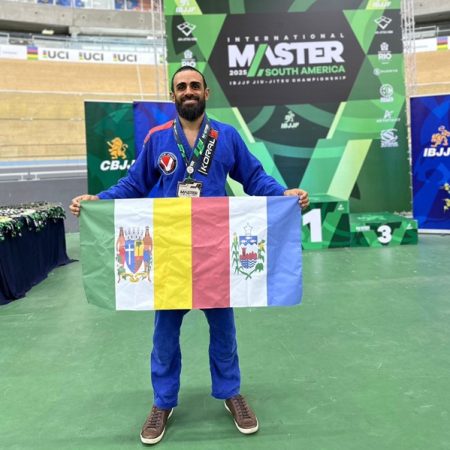 Atleta de Palmeira dos Índios conquista prata em t