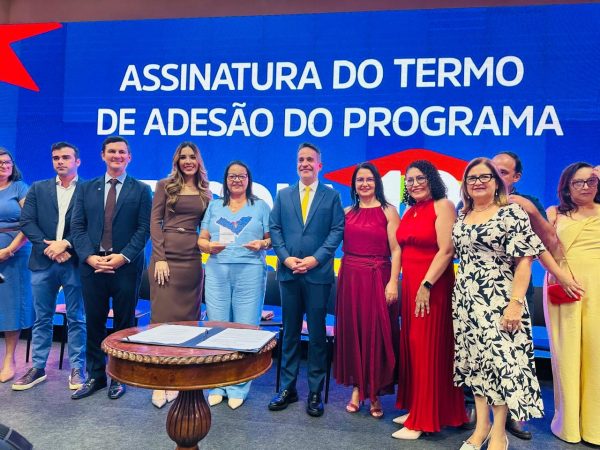 Palmeira dos Índios adere ao Programa Escola 10 pa