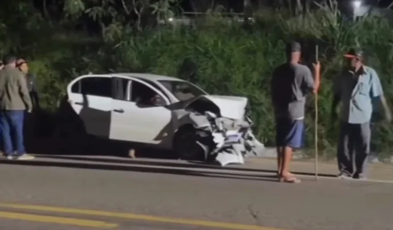Colisão entre dois veículos deixa cinco feridos na