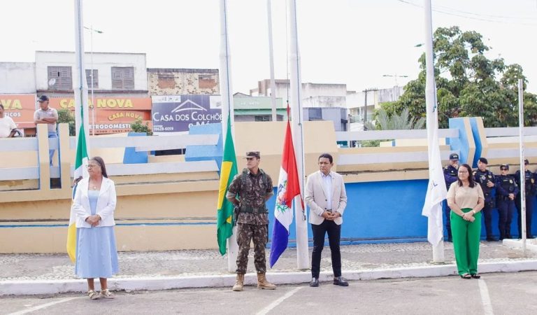 Palmeira dos Índios celebra 136 anos com Desfile C